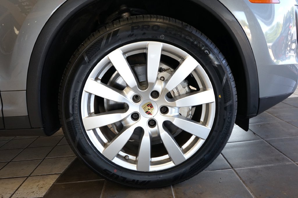 Used 2017 Porsche Cayenne S AWD/4WD image 65