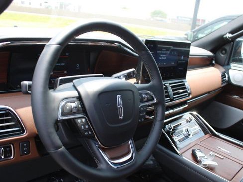 New 2023 Lincoln Navigator Reserve image 15