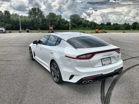 Used 2021 Kia Stinger GT1 AWD/4WD image 16