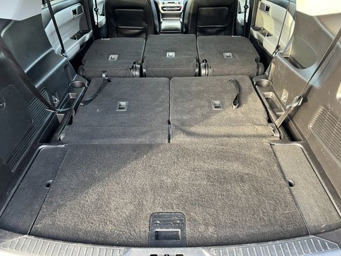 Used 2021 Ford Explorer XLT w/ Equipment Group 202A image 23