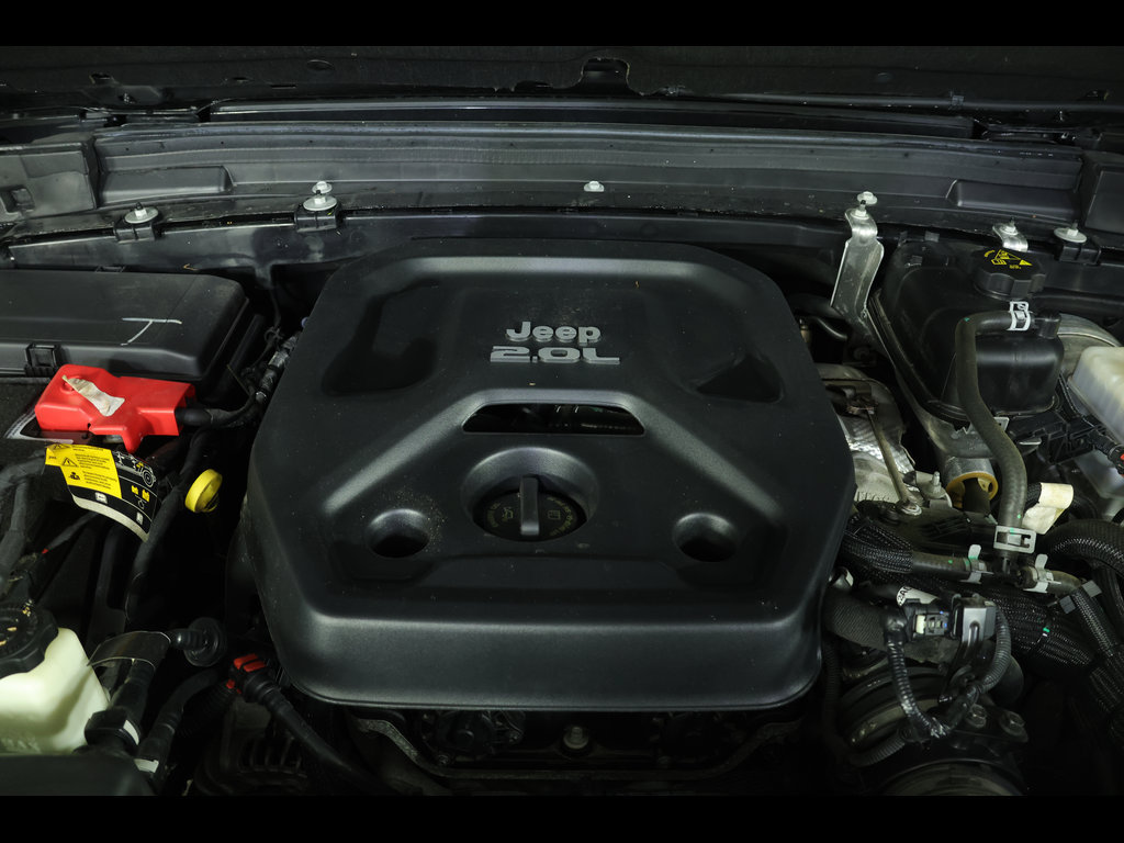 Used 2022 Jeep Wrangler Sport AWD/4WD image 18