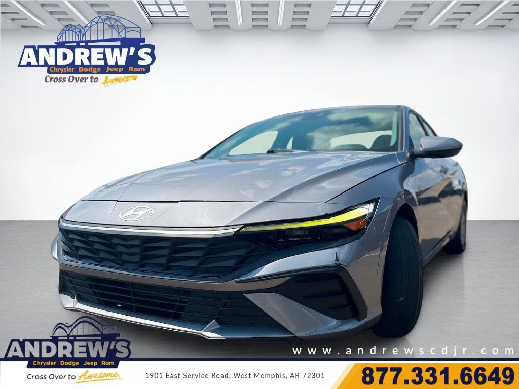 Used 2026 Hyundai Elantra SE FWD image 1