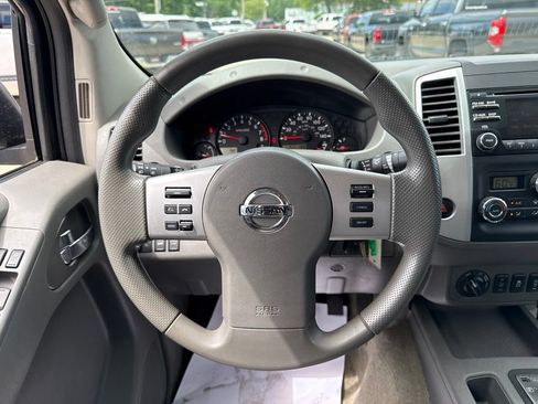 Used 2014 Nissan Frontier SV w/ SV Value Truck Package AWD/4WD image 26
