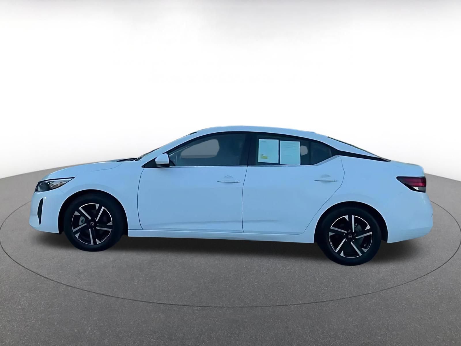 Used 2025 Nissan Sentra SV FWD image 8