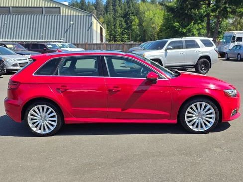 Used 2017 Audi A3 e-tron Premium Plus w/ Technology Package FWD image 8