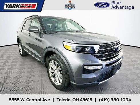 Certified 2023 Ford Explorer XLT w/ Equipment Group 202A AWD/4WD image 1