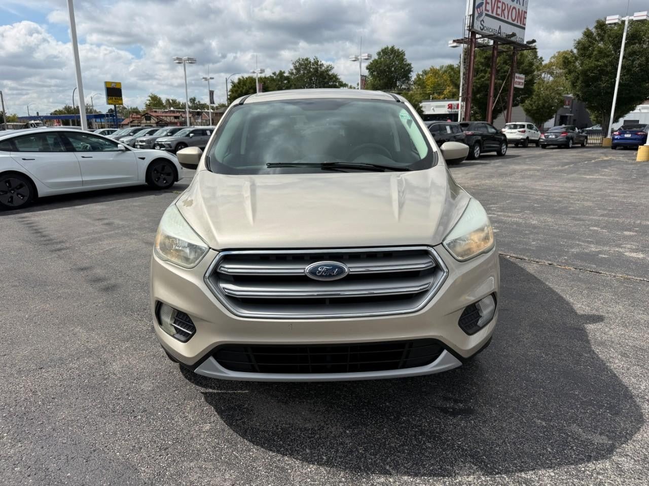 Used 2017 Ford Escape SE FWD image 9