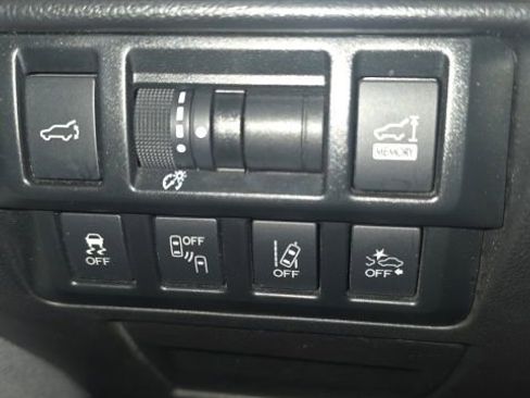 Used 2018 Subaru Outback 2.5i Premium image 20