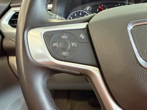 Used 2023 GMC Acadia SLT AWD/4WD image 10