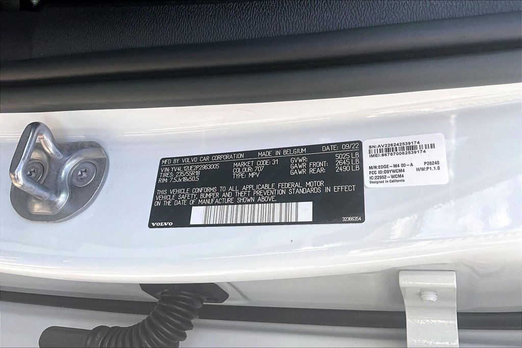 Used 2023 Volvo XC40 B5 Plus AWD/4WD image 45