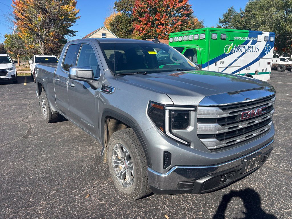 Used 2023 GMC Sierra 1500 SLE AWD/4WD image 4