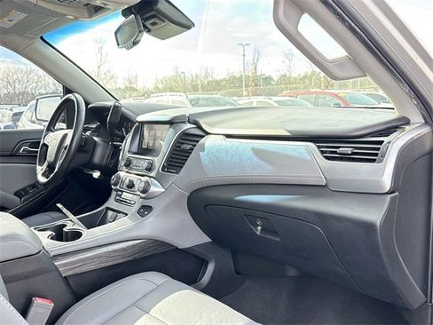 Used 2020 Chevrolet Suburban LT image 23