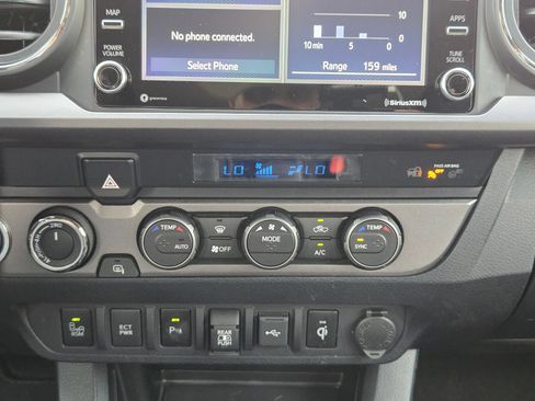 Used 2021 Toyota Tacoma TRD Off-Road w/ Technology Package AWD/4WD image 14