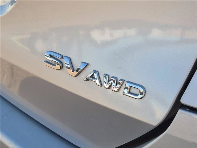 Used 2015 Nissan Rogue SV AWD/4WD image 12