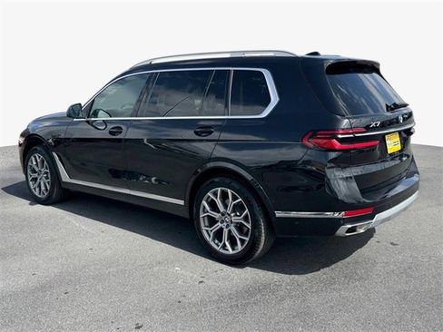 Used 2023 BMW X7 xDrive40i image 4