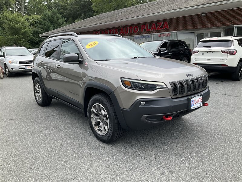 Used 2021 Jeep Cherokee Trailhawk w/ Premium Leather Package AWD/4WD image 3