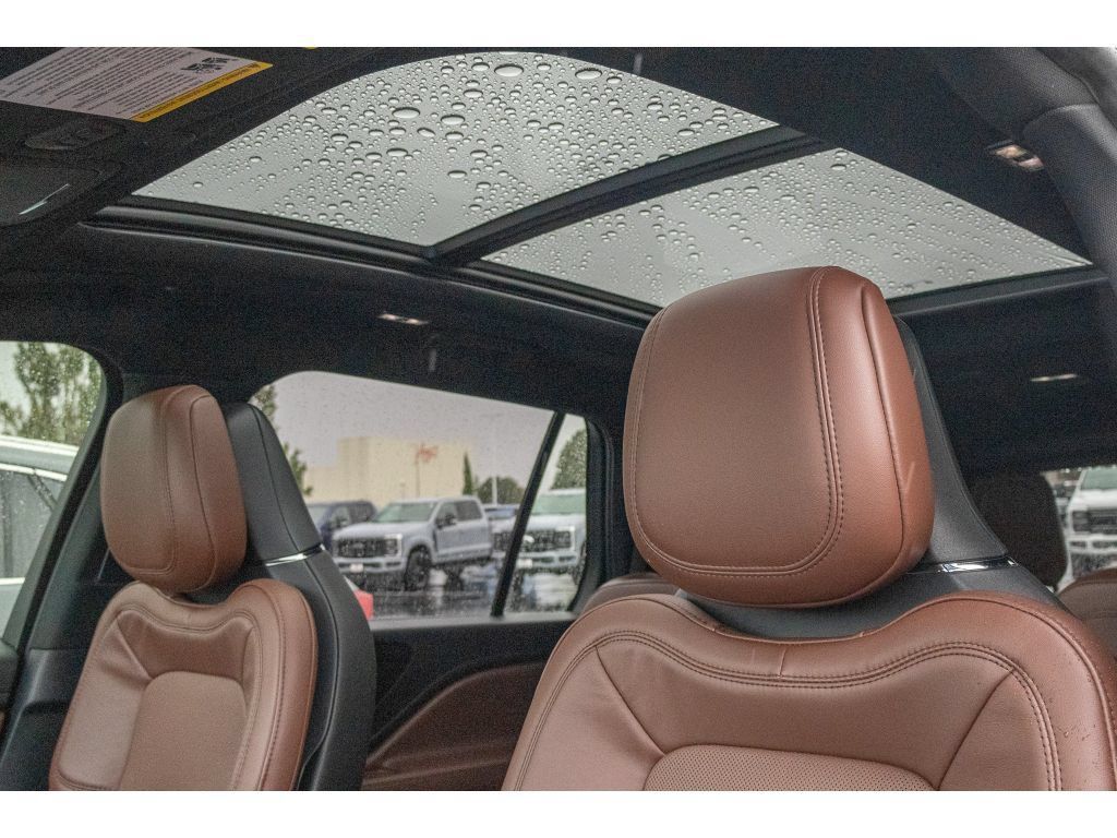 Used 2025 Lincoln Aviator Reserve w/ Equipment Group 201A AWD/4WD image 19
