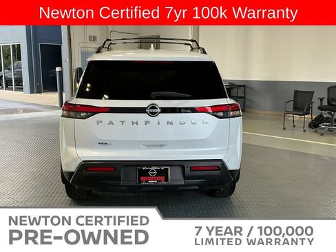 Used 2025 Nissan Pathfinder SV FWD image 5