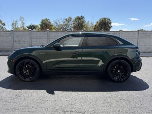 New 2026 Porsche Macan 4 Electric image 2