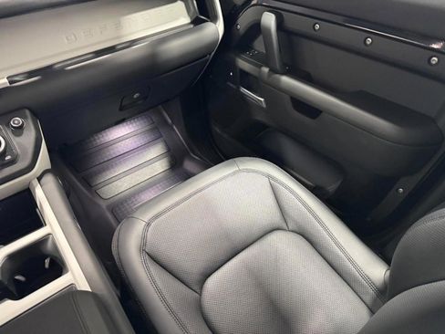 Used 2025 Land Rover Defender 110 S image 18