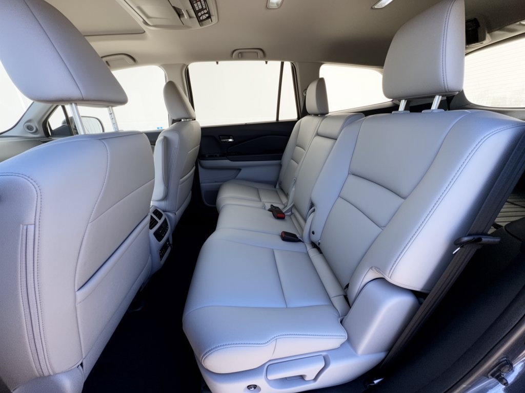 Used 2016 Honda Pilot Touring image 25