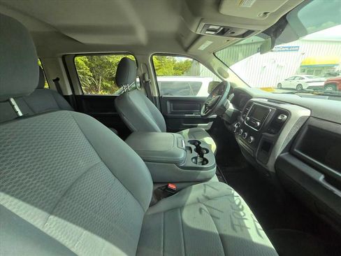Used 2017 RAM 1500 Express w/ Black Ram 1500 Express Group AWD/4WD image 7