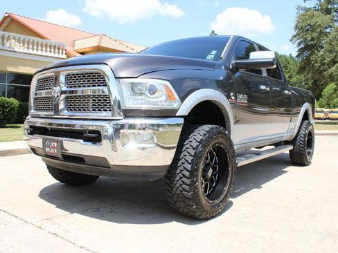 Used 2014 RAM 2500 Laramie w/ Protection Group AWD/4WD image 9