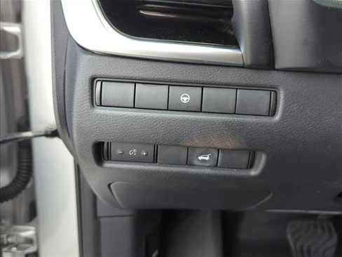 Used 2023 Nissan Rogue SL w/ SL Premium Package image 15