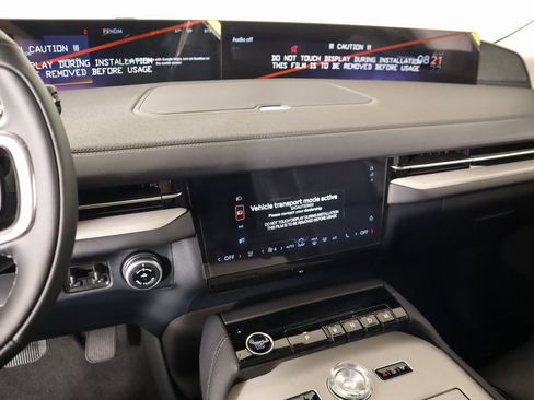 New 2025 Lincoln Navigator Reserve image 5