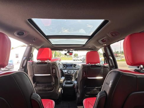 Used 2020 Chrysler Pacifica Limited w/ Quick Order Package 27H Red S FWD image 27