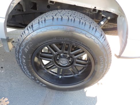 Used 2022 Ford F150 Lariat w/ Equipment Group 502A High image 25