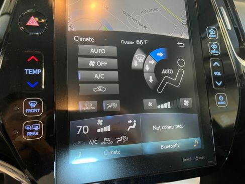 Used 2019 Toyota Prius Prime Premium image 22