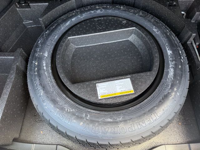 Used 2018 Toyota C-HR XLE FWD image 20