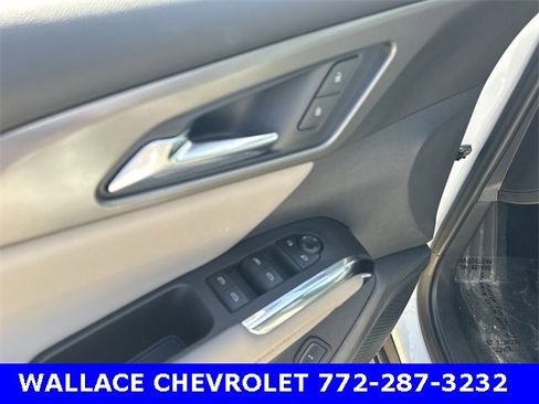 Certified 2025 Chevrolet Traverse LT image 16