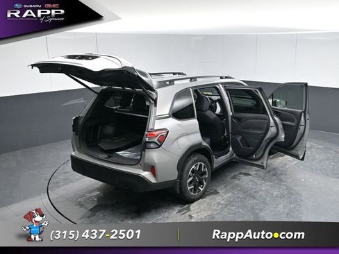 Used 2025 Subaru Forester Premium image 27