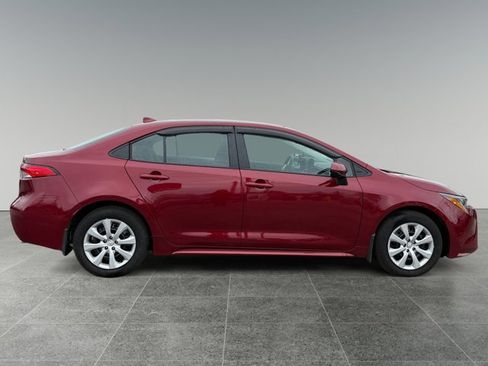 Used 2025 Toyota Corolla LE image 6