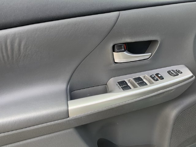 Used 2013 Toyota Prius V Five FWD image 17