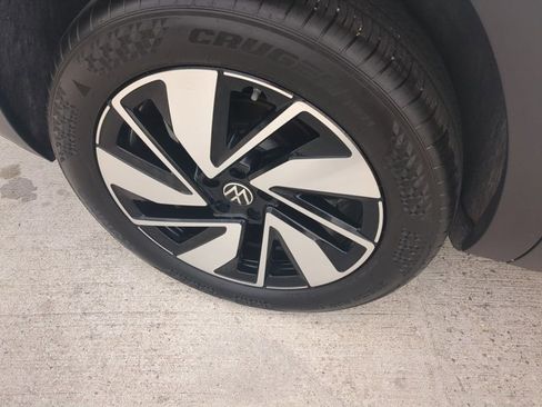 Used 2025 Volkswagen Atlas SE image 22