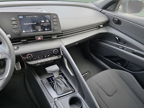 New 2026 Hyundai Elantra Sport image 17
