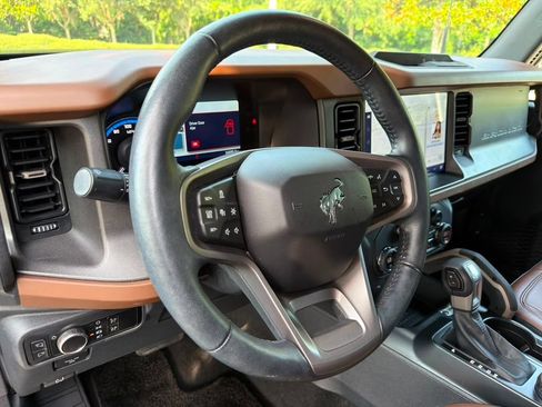 Used 2024 Ford Bronco Outer Banks AWD/4WD image 15