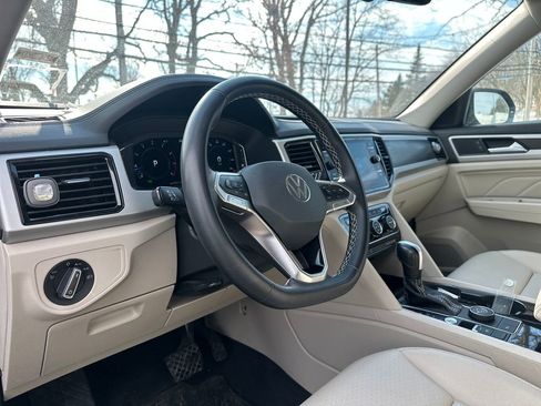 Used 2023 Volkswagen Atlas SE w/ Black Wheel Package image 6