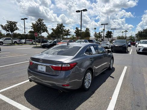 Used 2015 Lexus ES 350 w/ Luxury Package FWD image 6