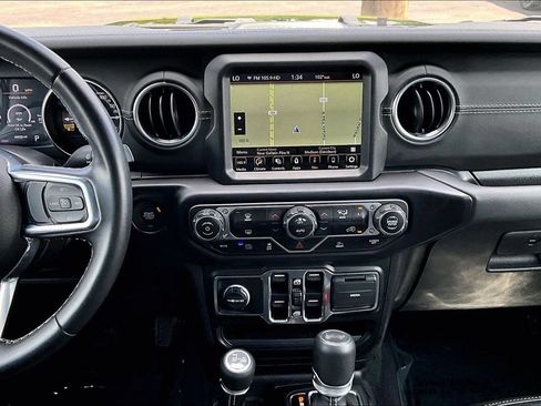 Used 2022 Jeep Wrangler Unlimited Sahara AWD/4WD image 11
