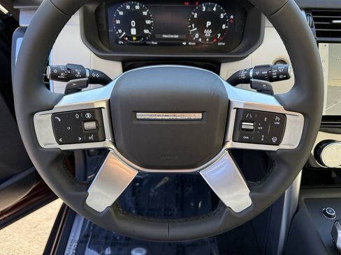 New 2026 Land Rover Discovery Limited Edition image 18