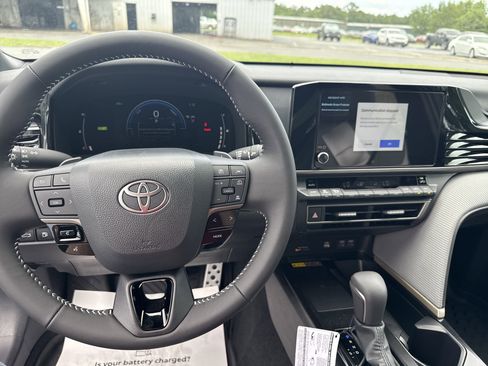 New 2025 Toyota Camry SE image 16