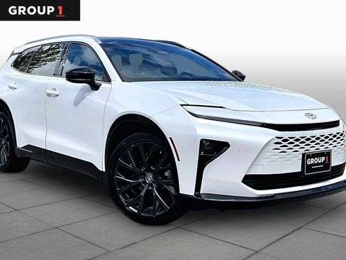 Certified 2025 Toyota Crown Signia w/ Advanced Technology Package AWD/4WD image 3