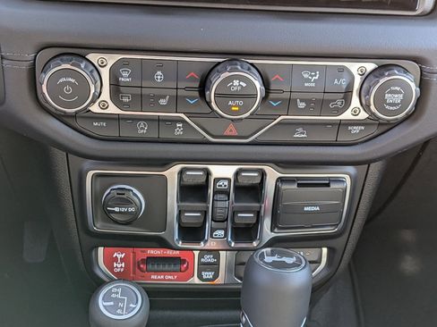 New 2026 Jeep Wrangler Unlimited Rubicon w/ Steel Bumper Group image 22