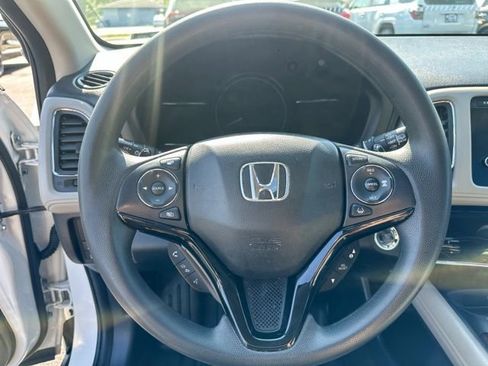 Used 2022 Honda HR-V EX image 16