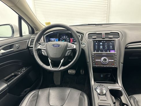 Used 2017 Ford Fusion Titanium AWD/4WD image 25