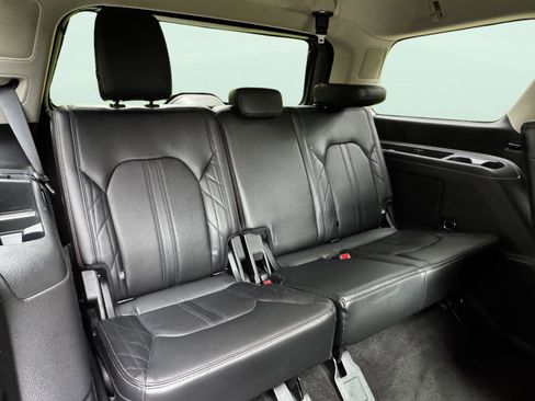 Used 2018 Ford Expedition Platinum AWD/4WD image 12